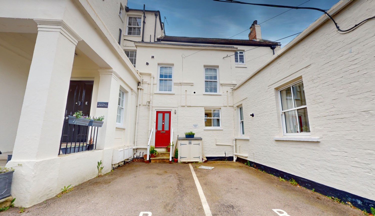 2 bedroom Flat for Sale High Street, Prestbury, Cheltenham