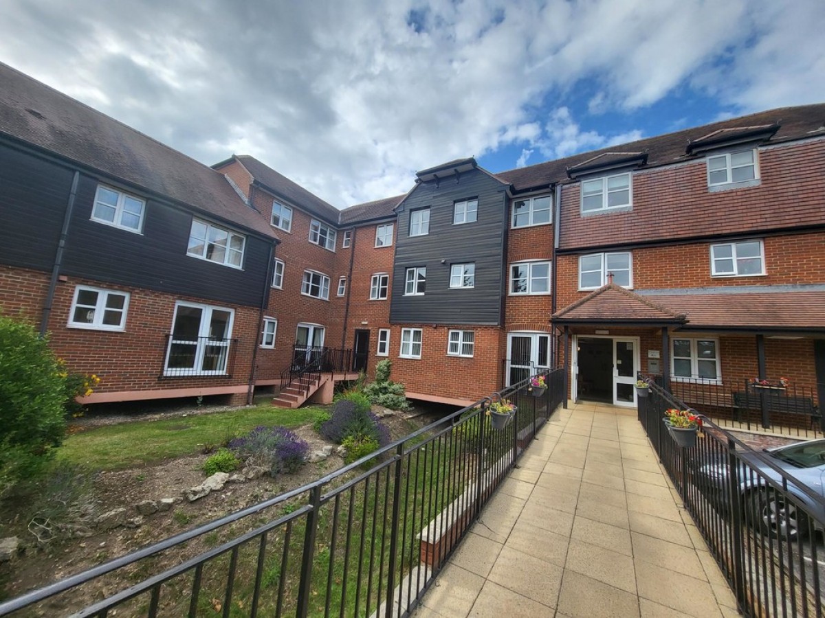 Mill Stream Court, Abingdon, Oxon