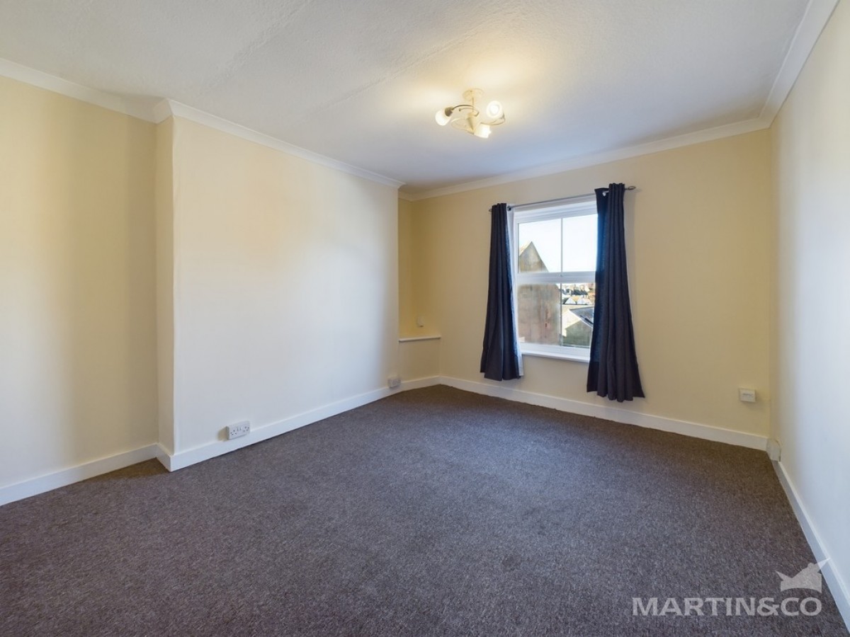 Flat 4, 6 Crescent Road