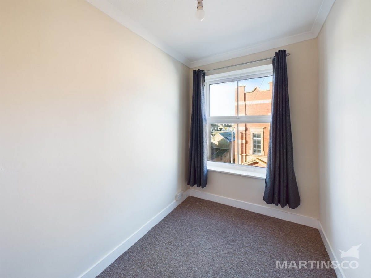 Flat 4, 6 Crescent Road