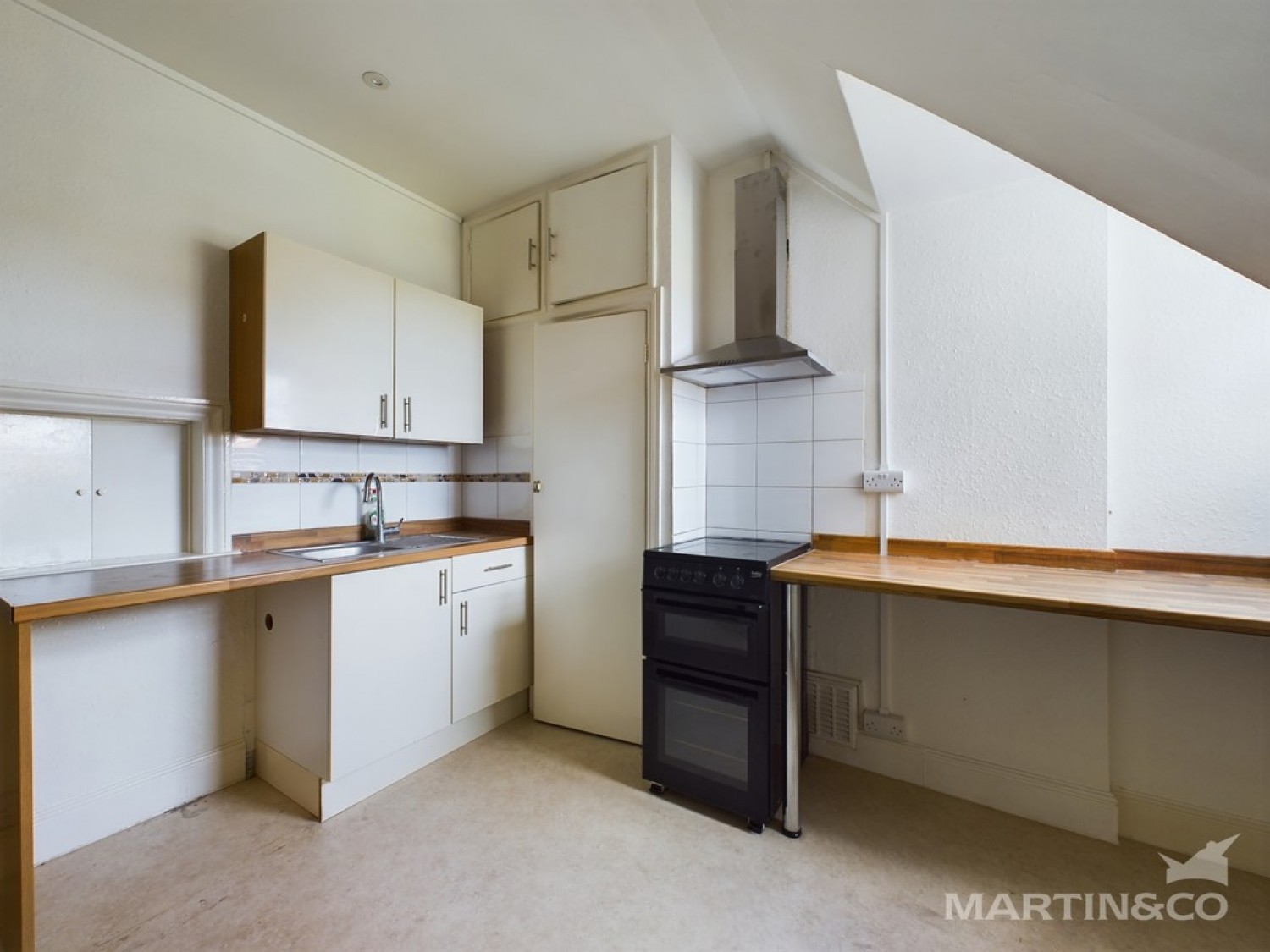 2 bedroom Flat in 144 Aldwick Road