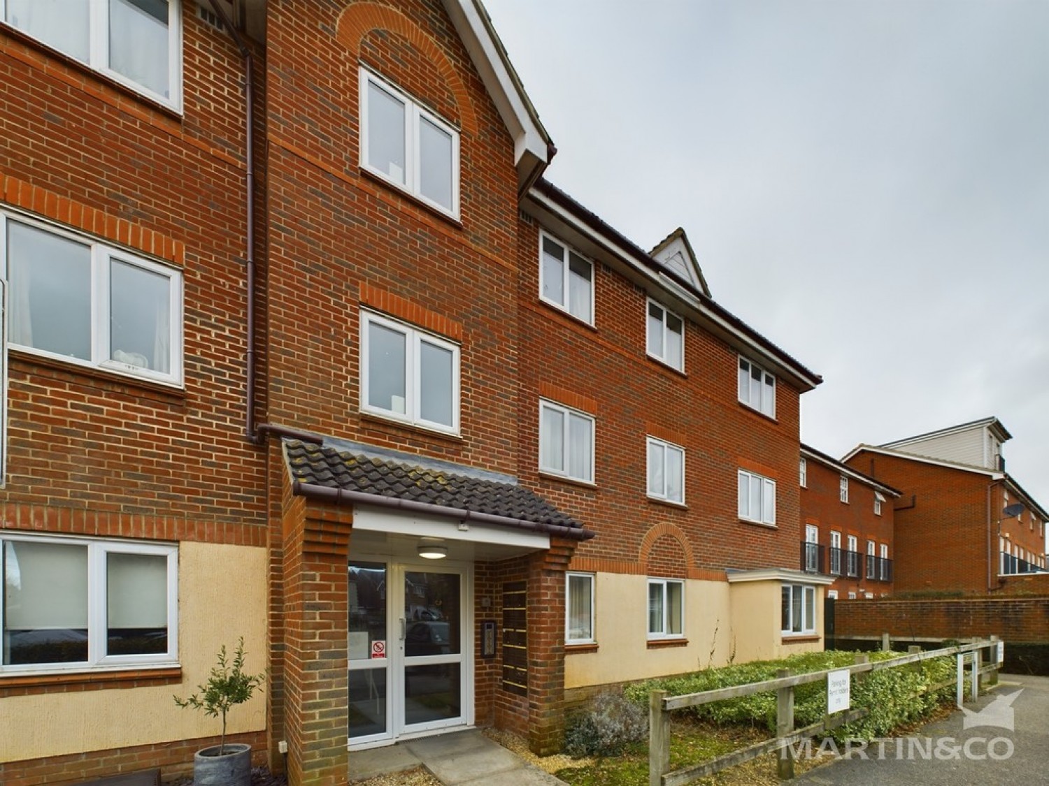 Saxby Close , Barnham