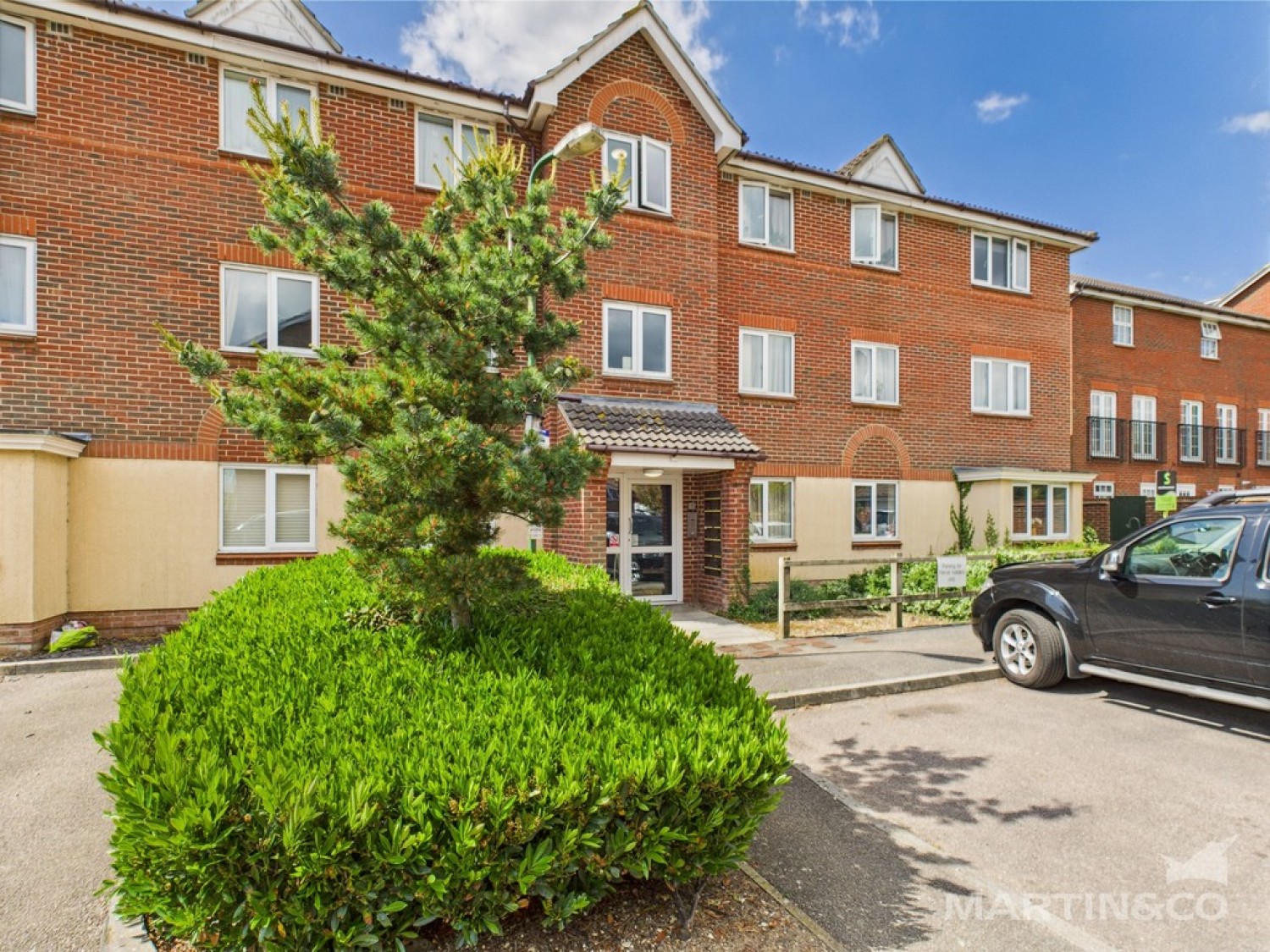 Saxby Close , Barnham