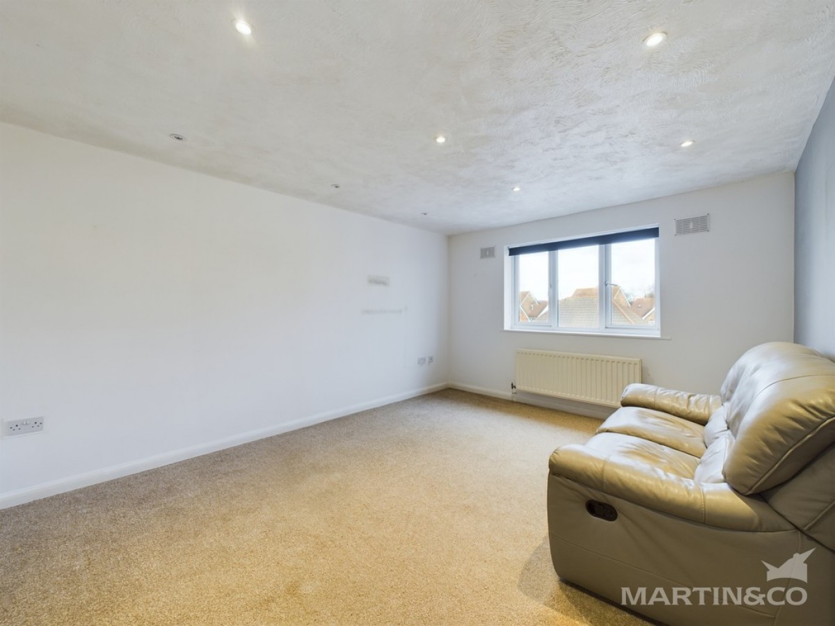 Saxby Close , Barnham