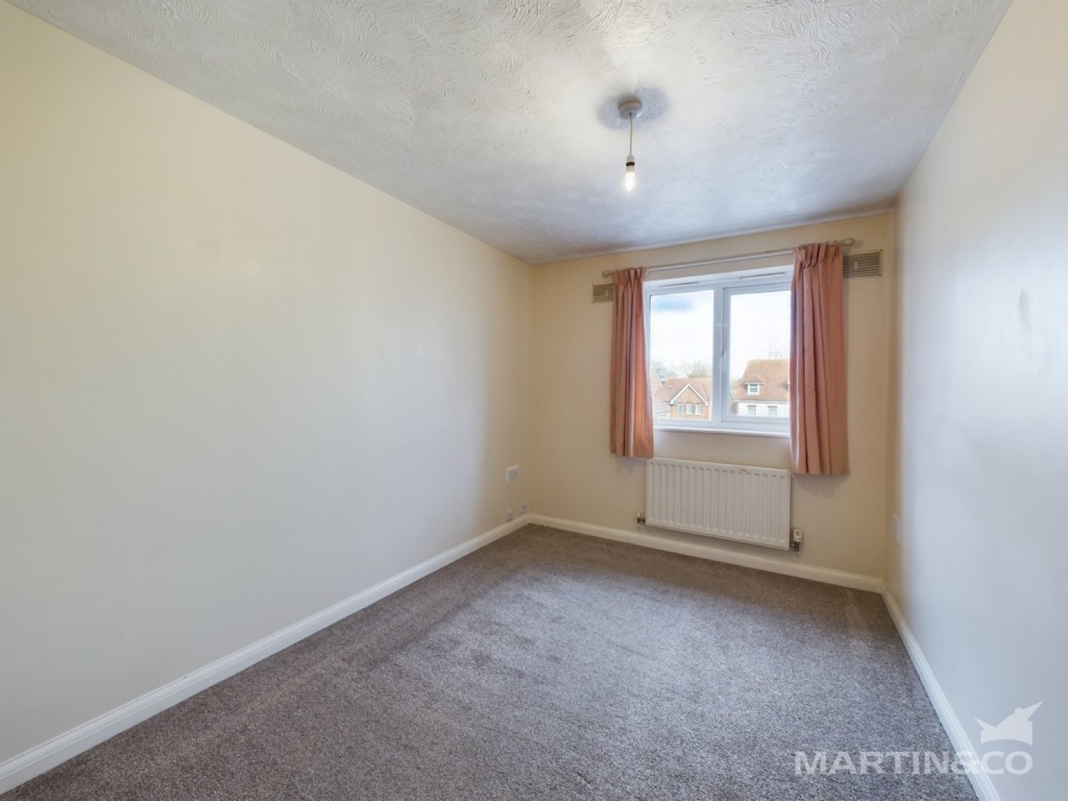 Saxby Close , Barnham