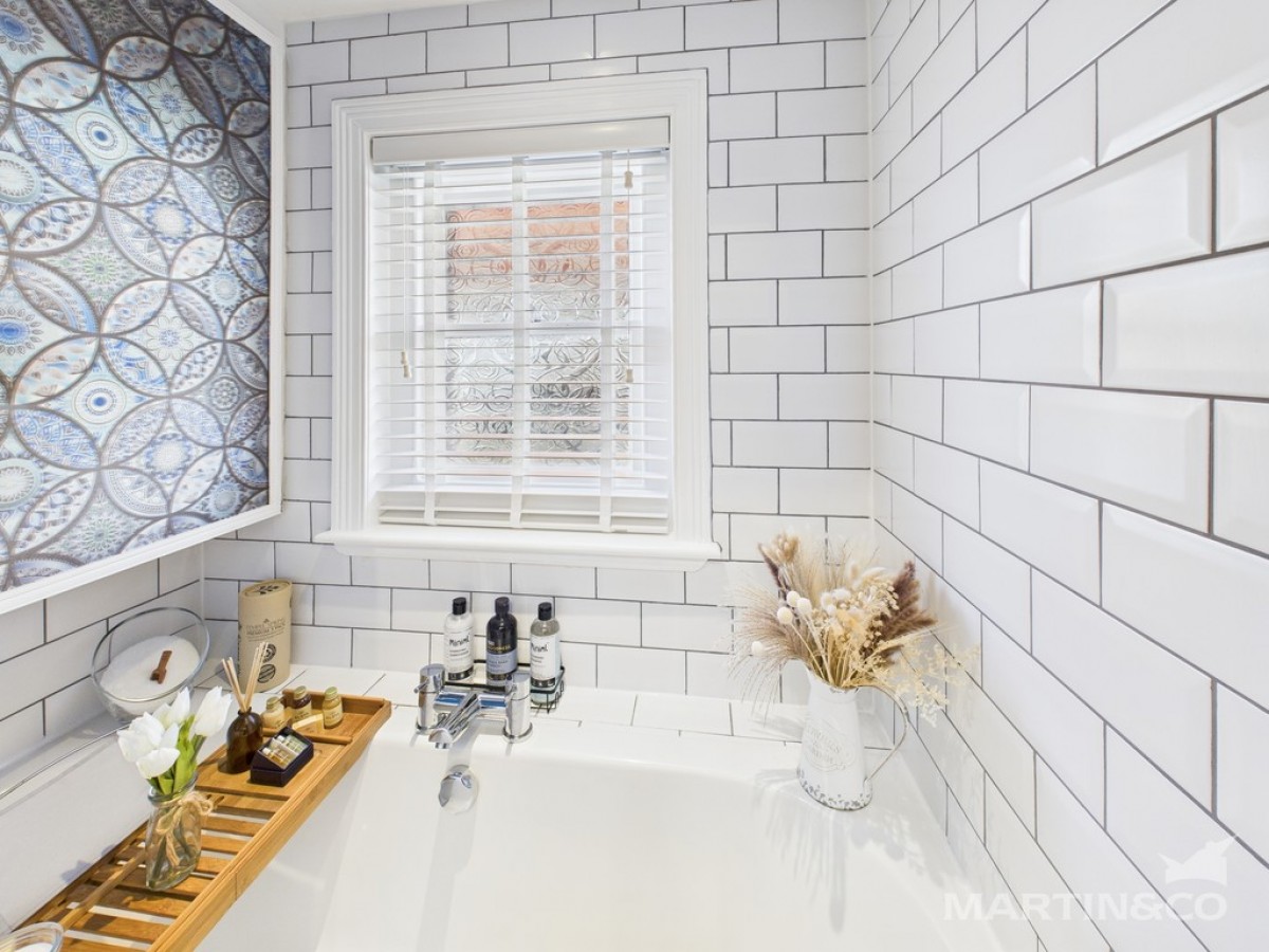 Eatonhurst, Norfolk Square