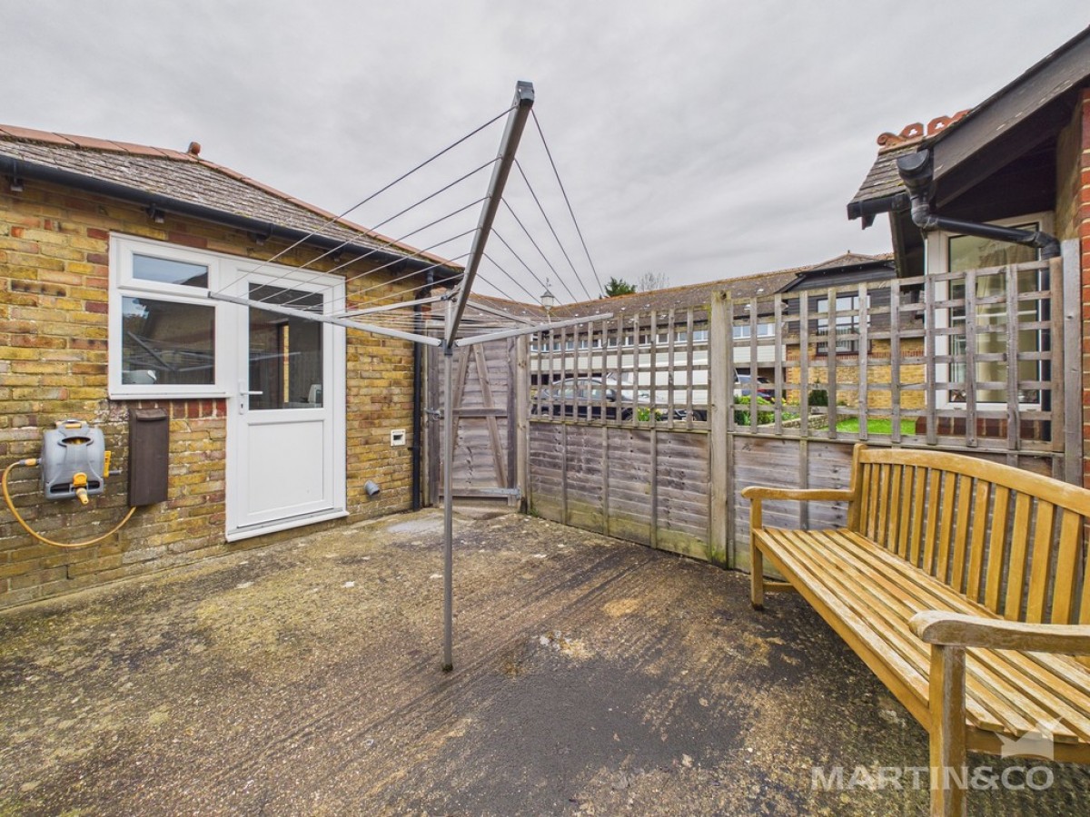 Oakland Court, Nyetimber Lane