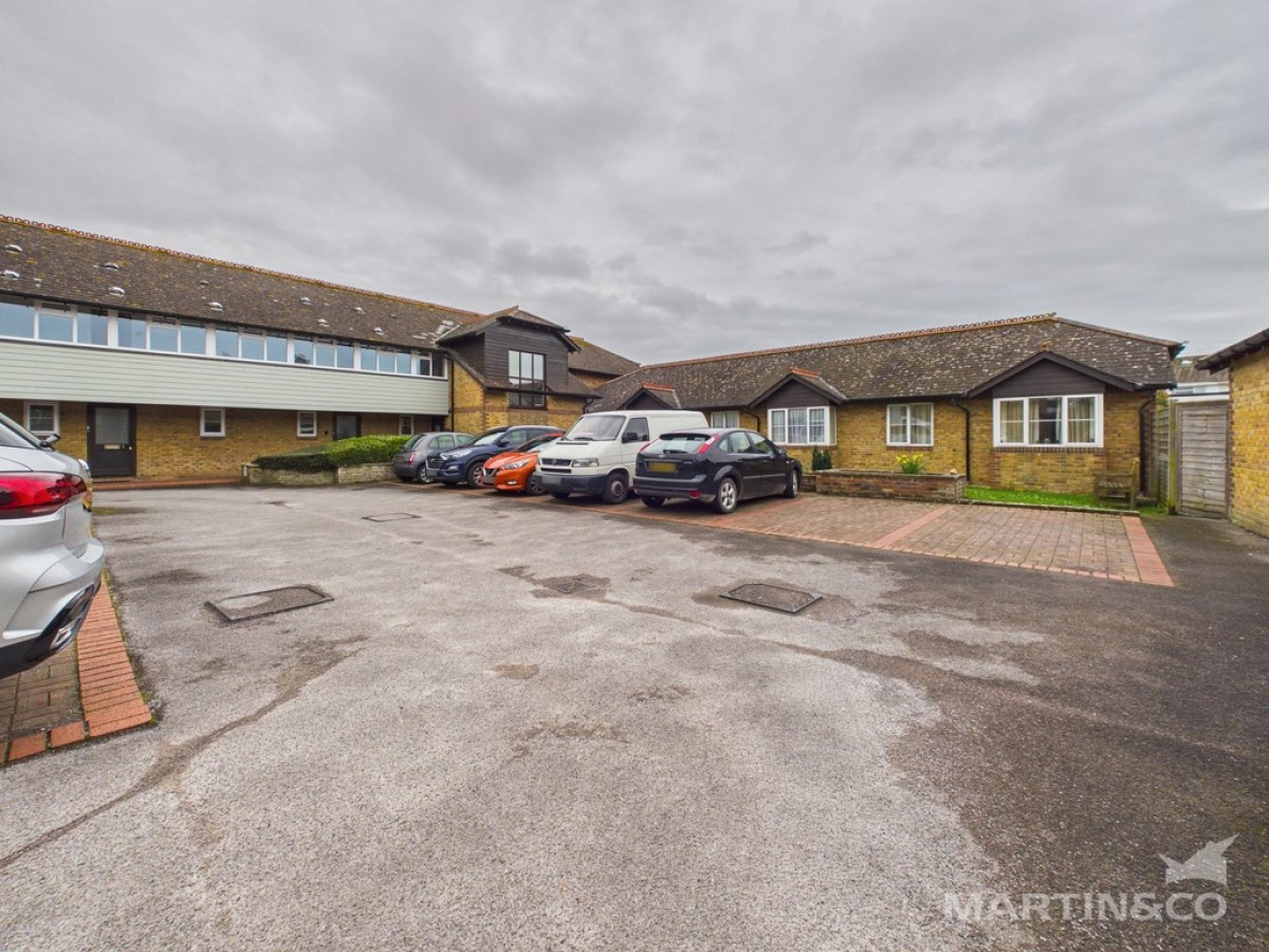 Oakland Court, Nyetimber Lane