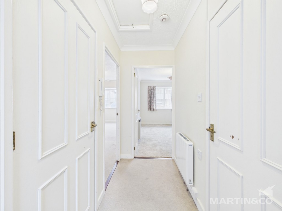 Oakland Court, Nyetimber Lane