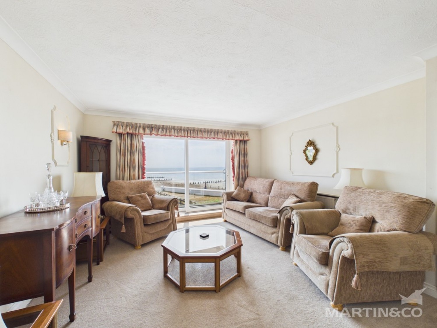 2 bedroom Flat for Letting Rock Gardens