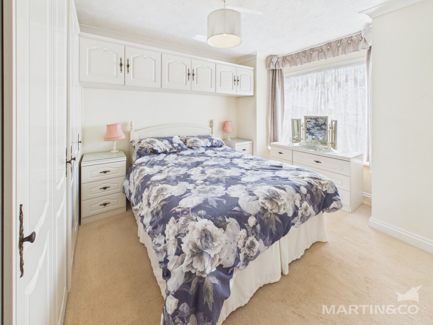 2 bedroom Flat for Letting Rock Gardens
