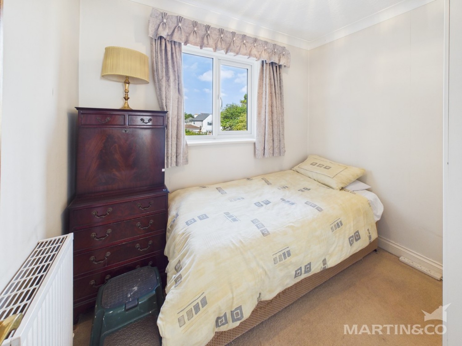 2 bedroom Flat for Letting Rock Gardens