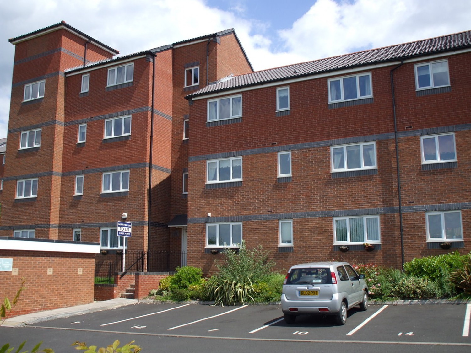 Palmerston Court, Palmerston Avenue