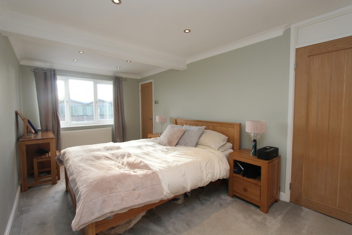 Adonis Close, Perrycrofts