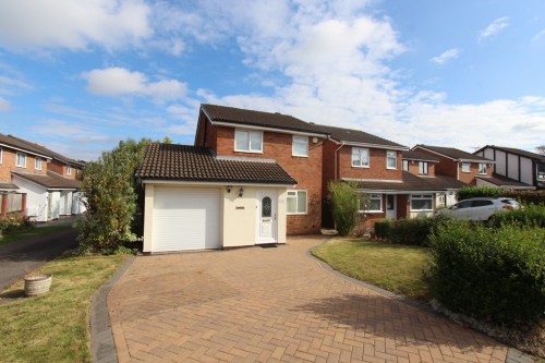 Maple Drive, Kingsbury
