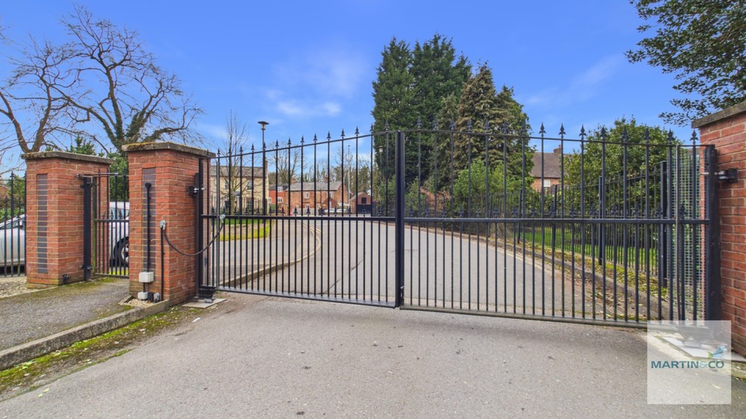 2 bedroom Flat for Sale The Laurels, Fazeley, Tamworth