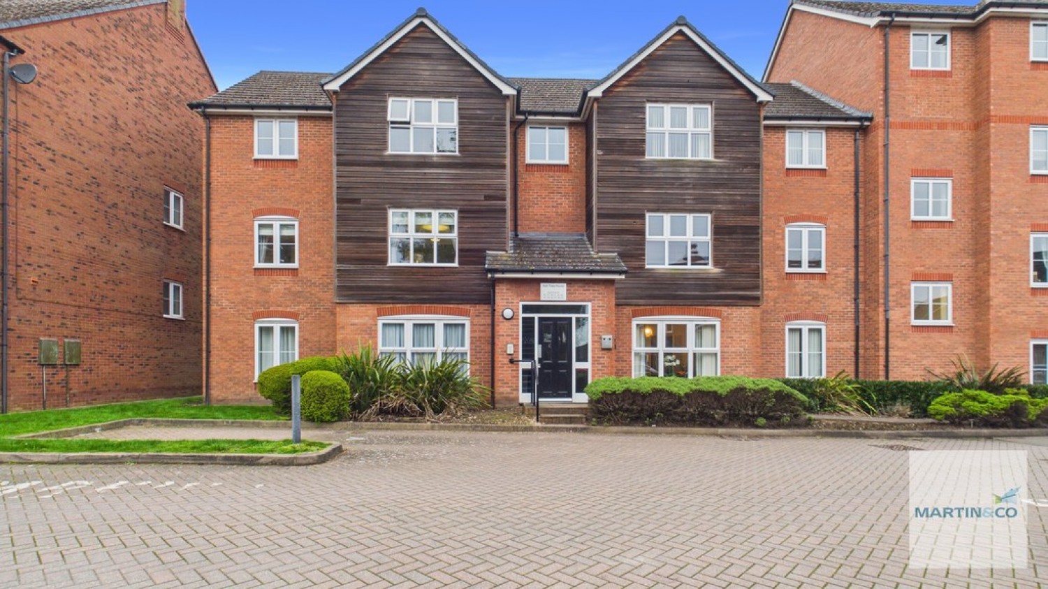 2 bedroom Flat for Sale The Laurels, Fazeley, Tamworth