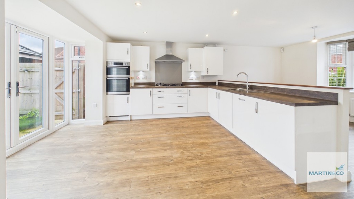 4 bedroom House for Sale Chawton Way, Dunstall Park, Tamworth