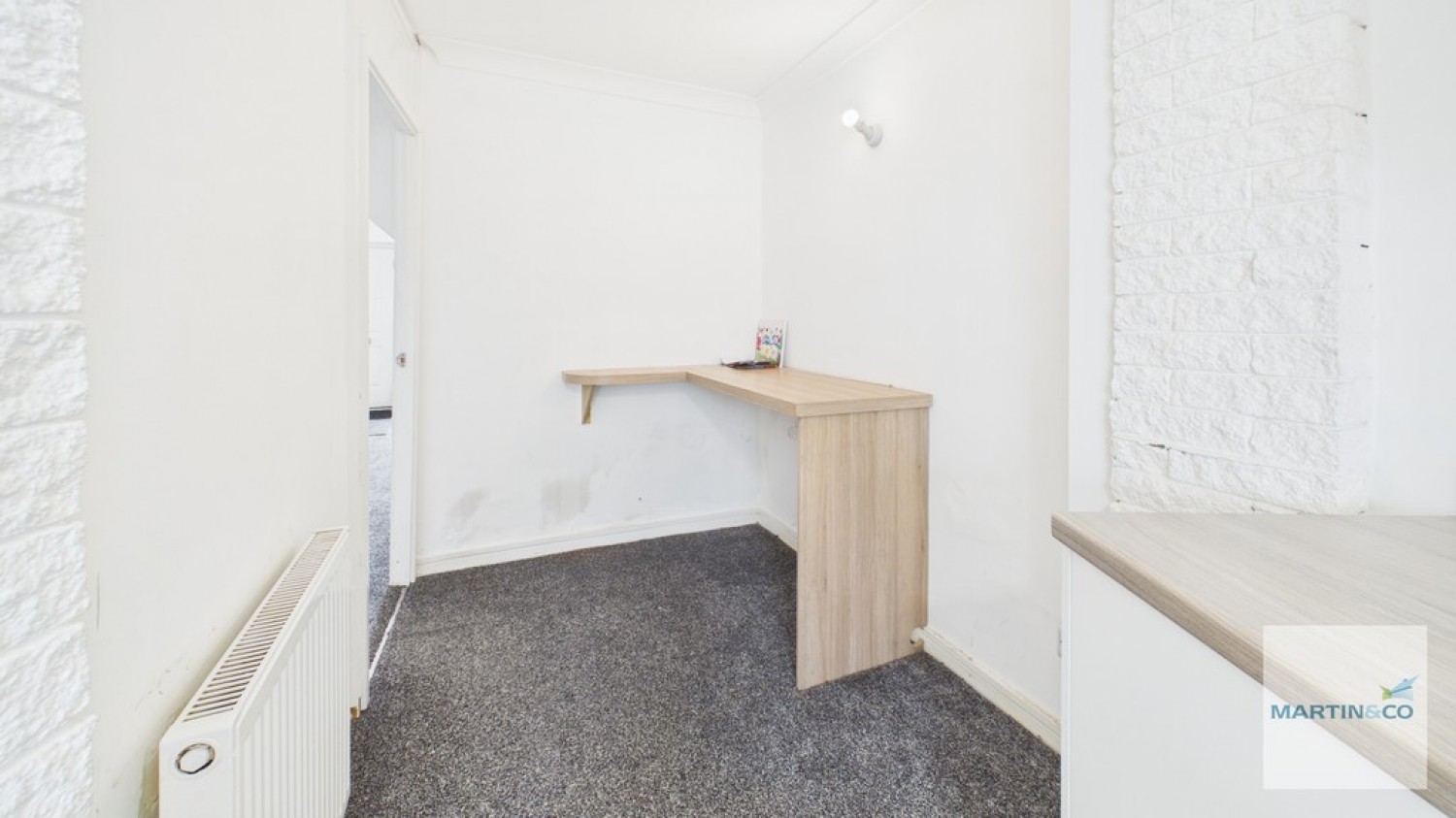 2 bedroom House for Sale Mount Pleasant, Two Gates, Tamworth