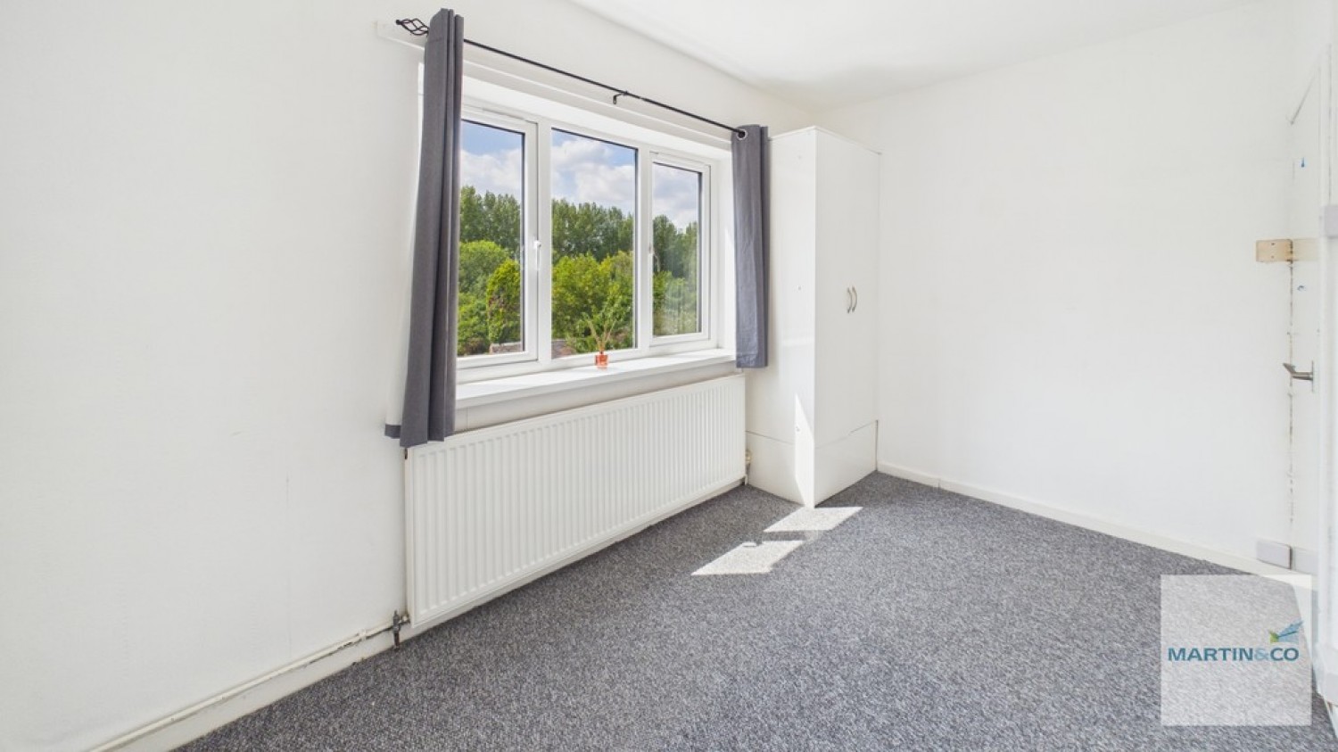 2 bedroom House for Sale Mount Pleasant, Two Gates, Tamworth