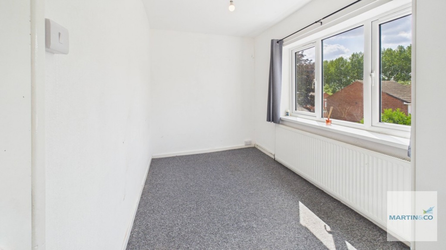 2 bedroom House for Sale Mount Pleasant, Two Gates, Tamworth