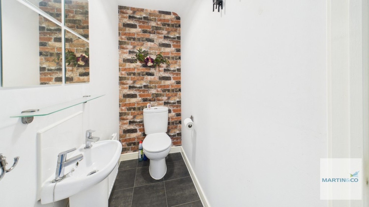 2 bedroom House for Sale Brooklime Way, Barley Fields, Tamworth