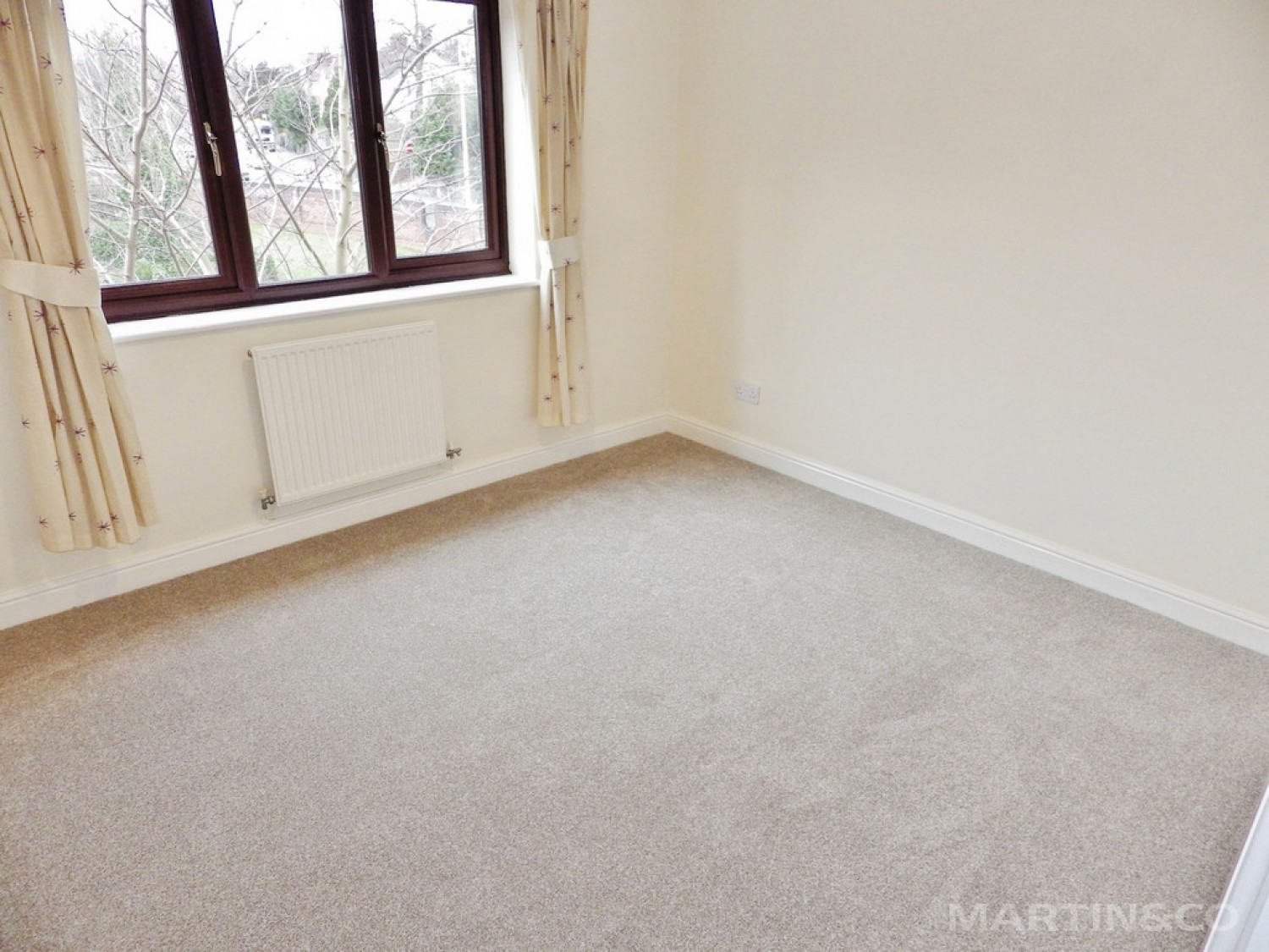 2 bedroom Flat for Letting Thorpe Park