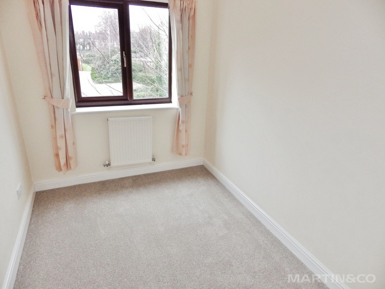 2 bedroom Flat for Letting Thorpe Park