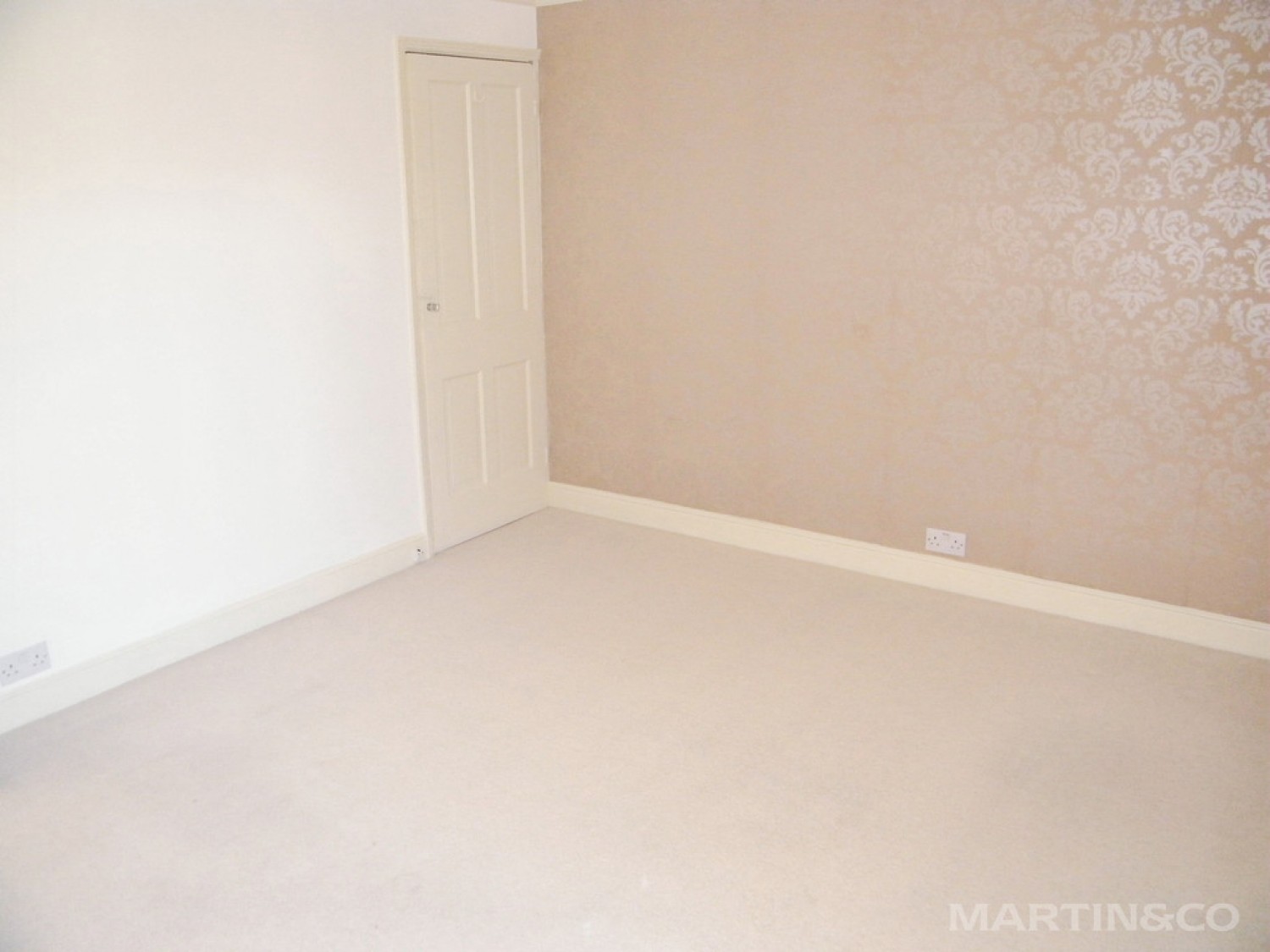 2 bedroom House for Letting Golden Triangle