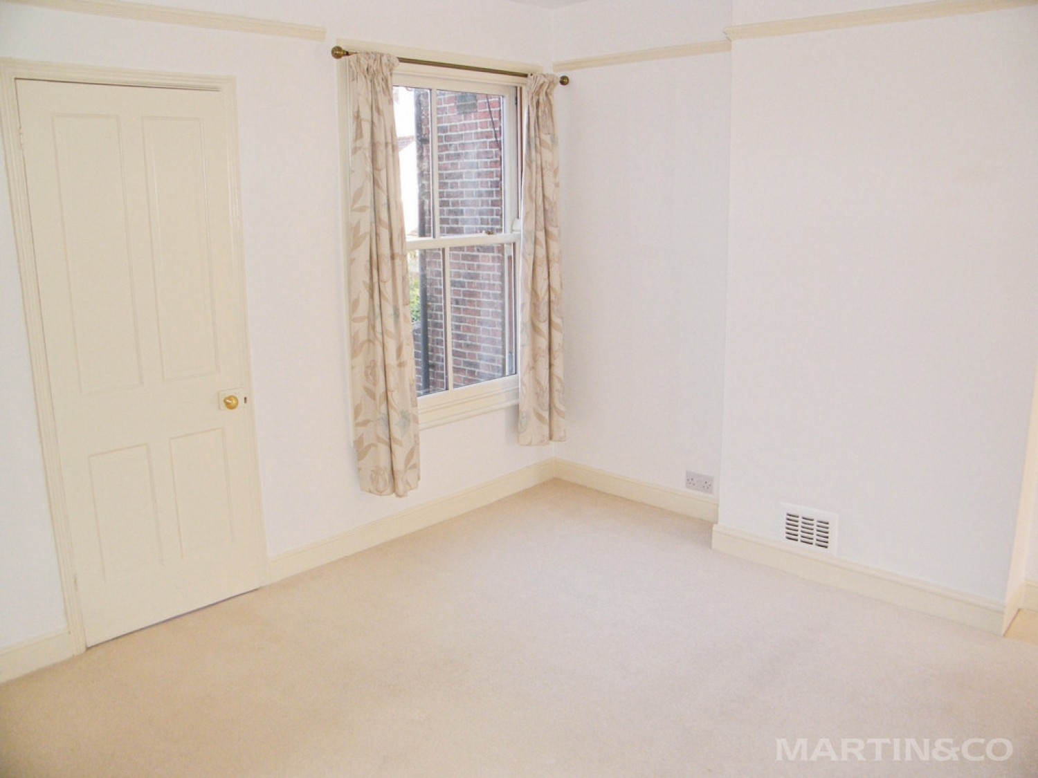 2 bedroom House for Letting Golden Triangle