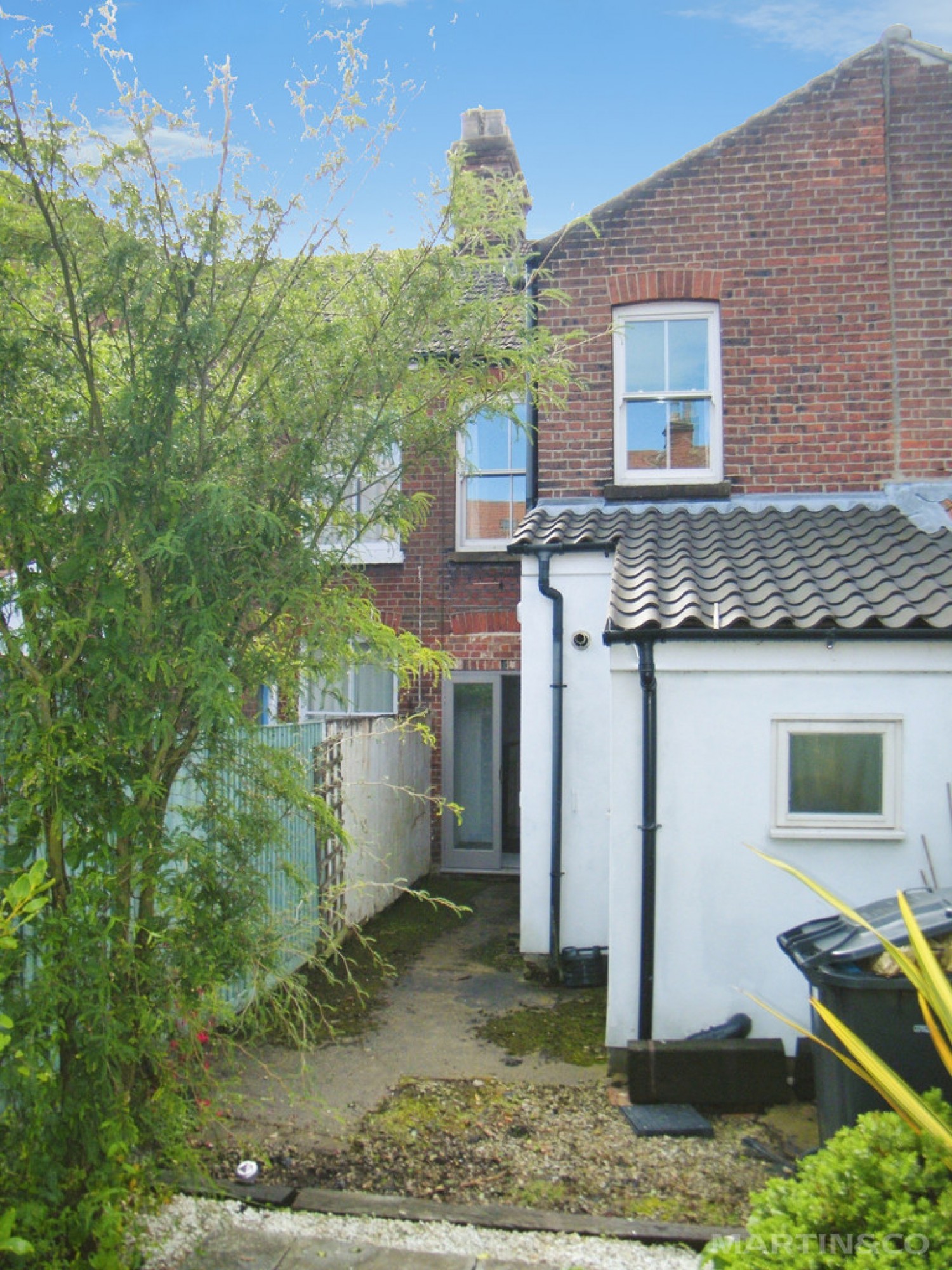 2 bedroom House for Letting Golden Triangle