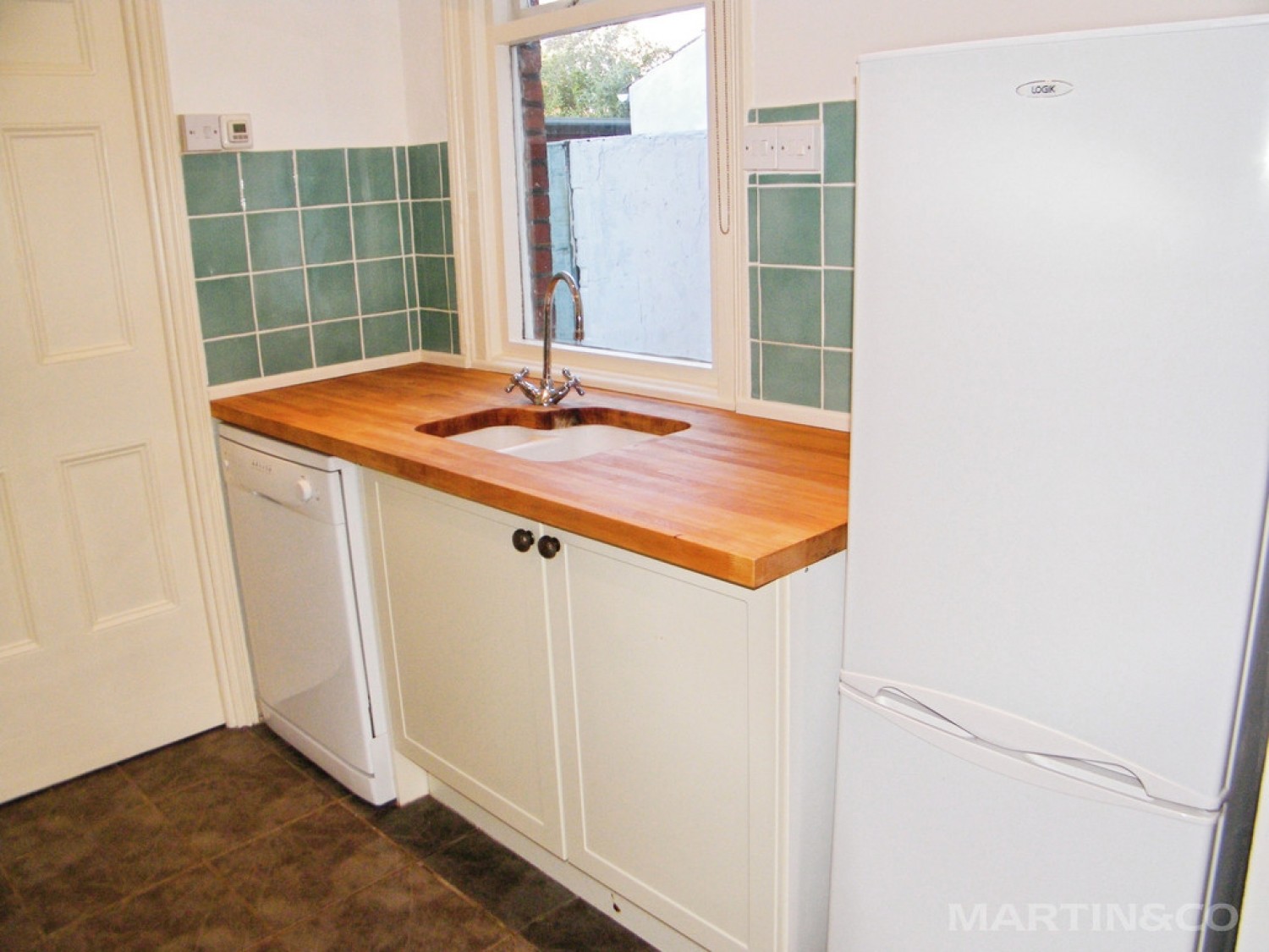 2 bedroom House for Letting Golden Triangle