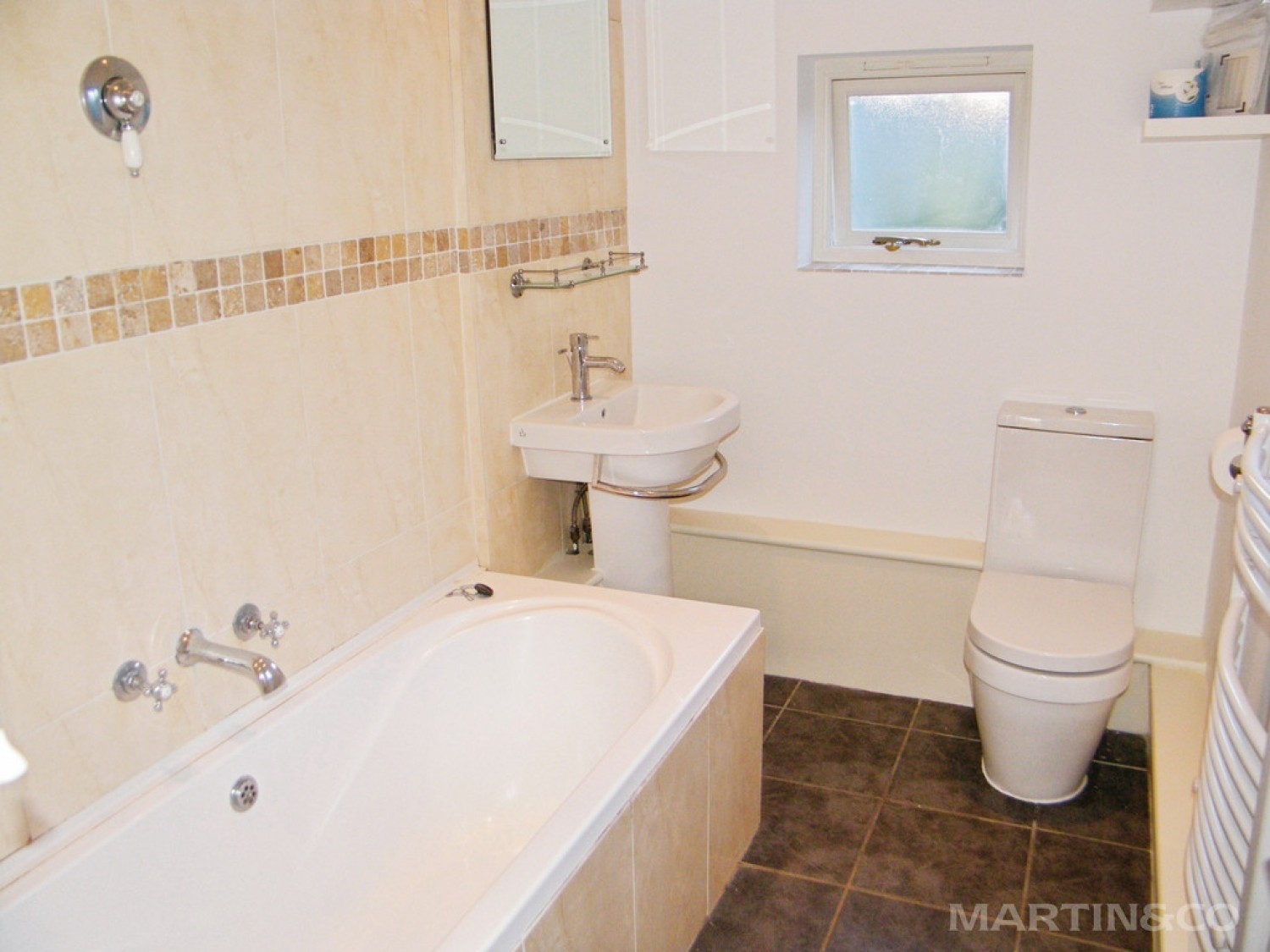 2 bedroom House for Letting Golden Triangle