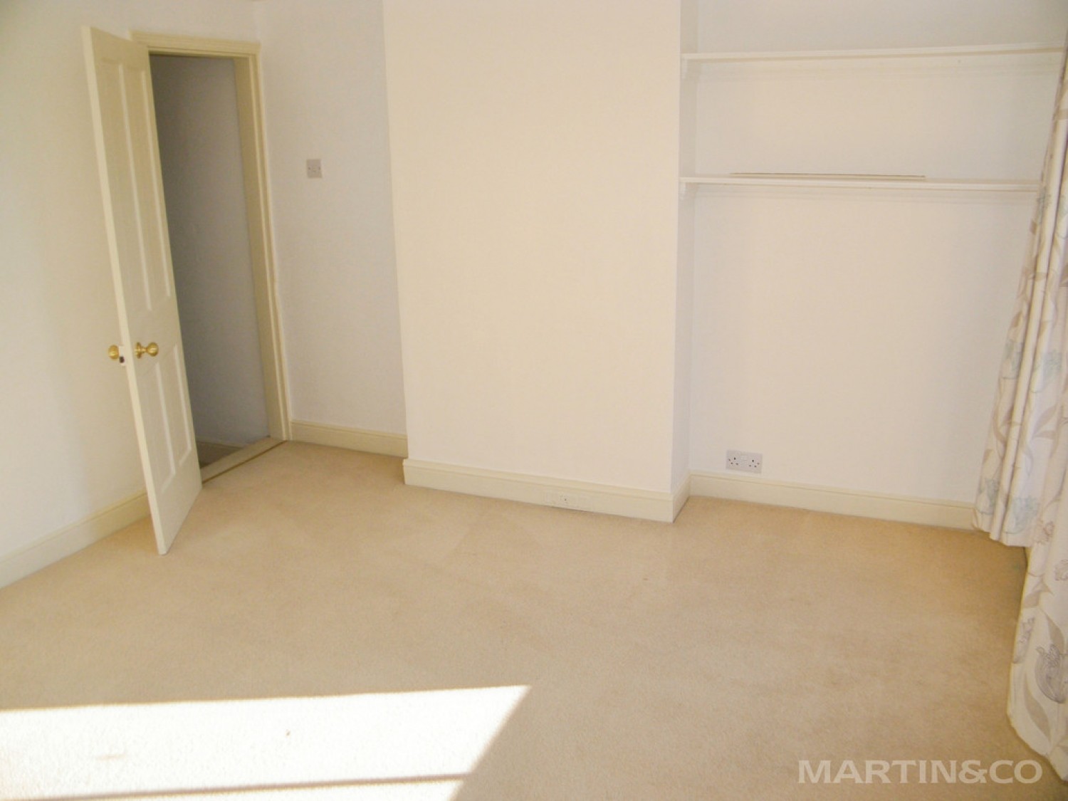 2 bedroom House for Letting Golden Triangle