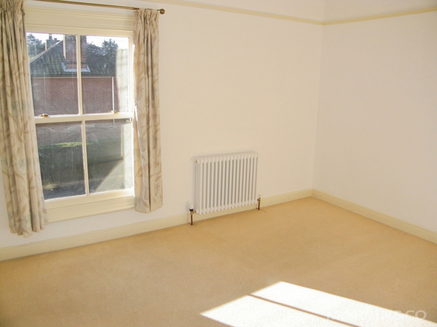 2 bedroom House for Letting Golden Triangle