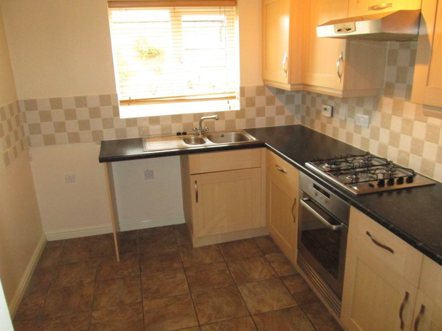 3 bedroom House for Letting Crowe Road, Bedford