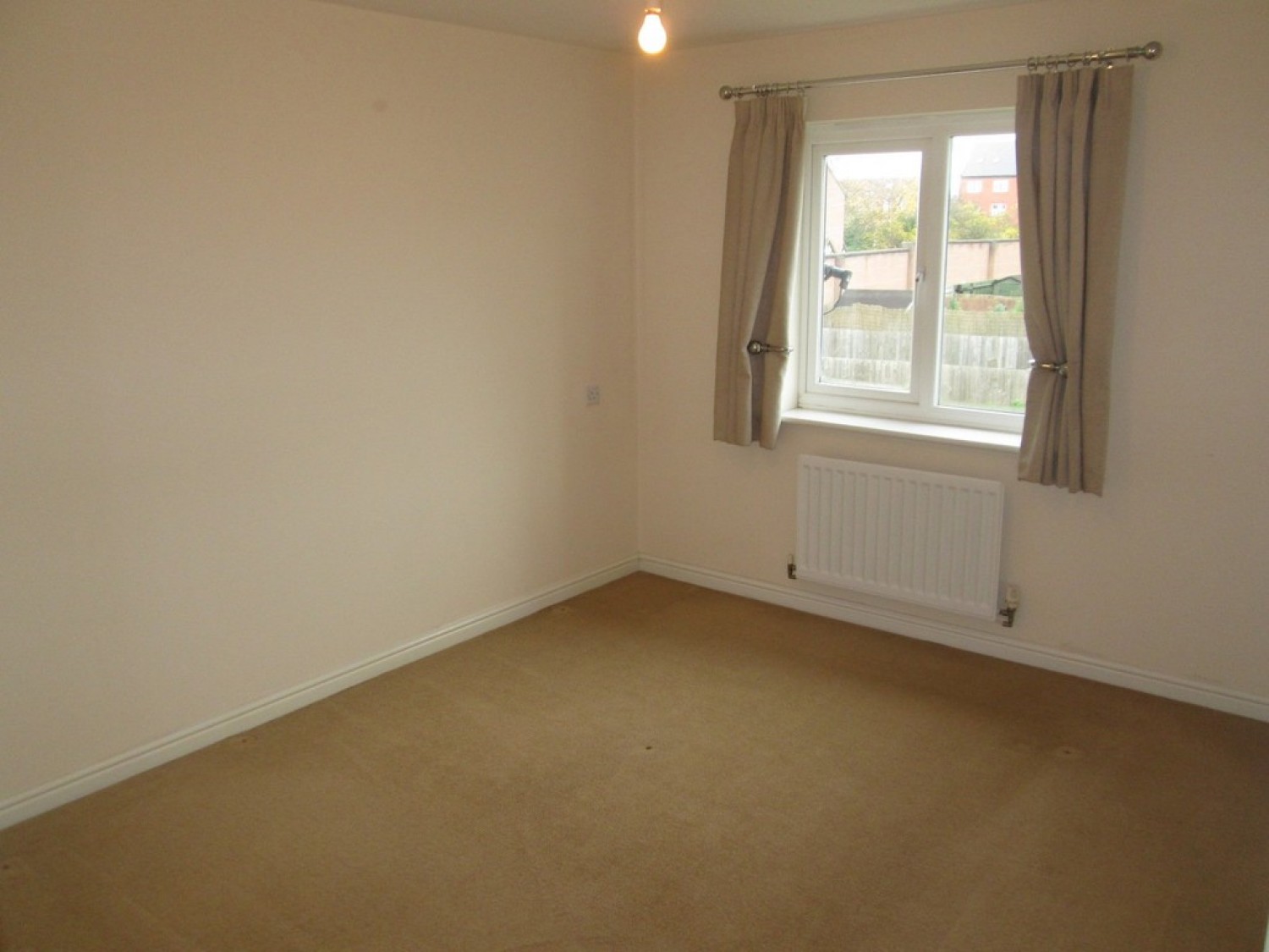3 bedroom House for Letting Crowe Road, Bedford