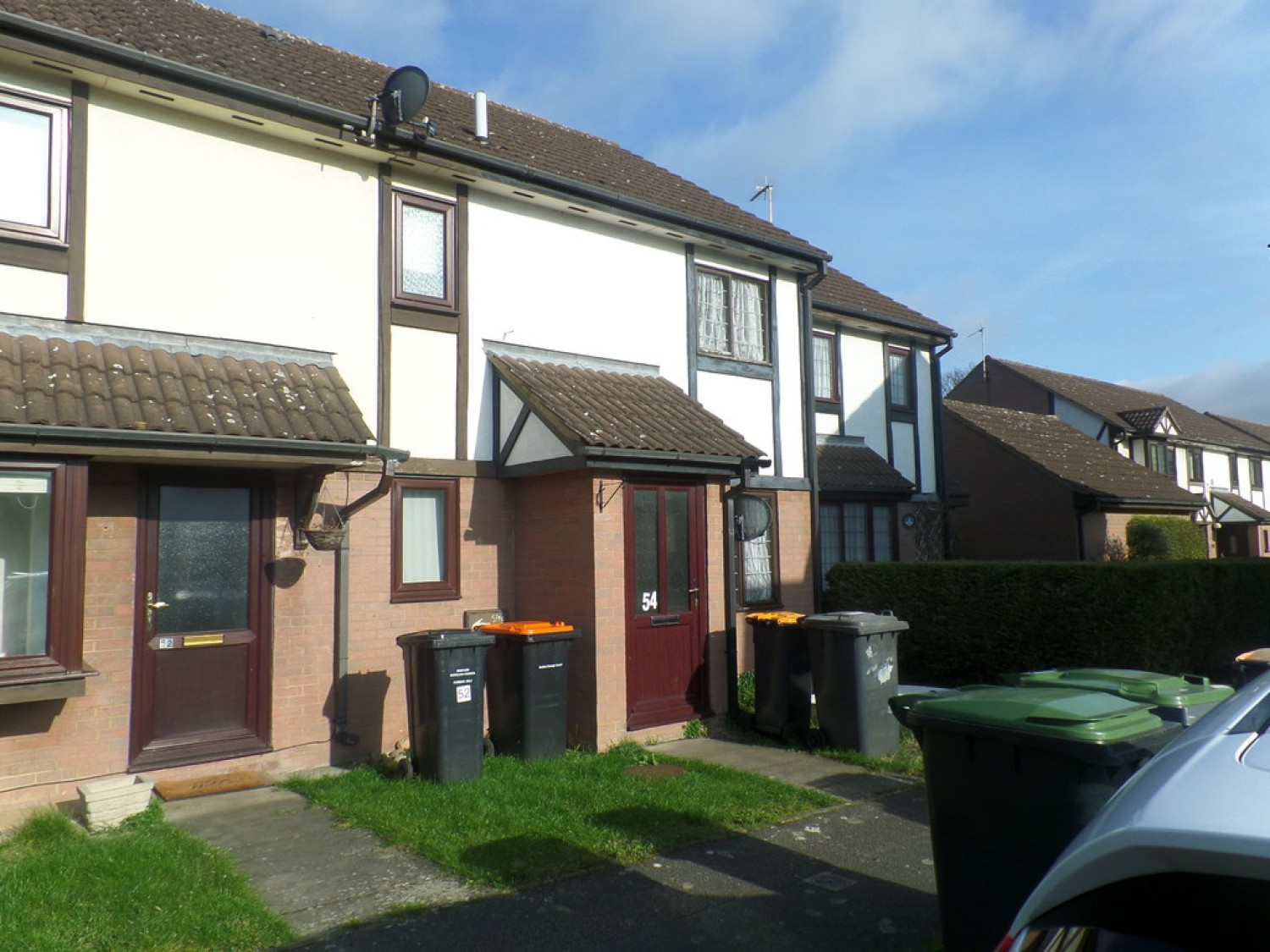 2 bedroom House for Letting Queensbury Close, Bedford