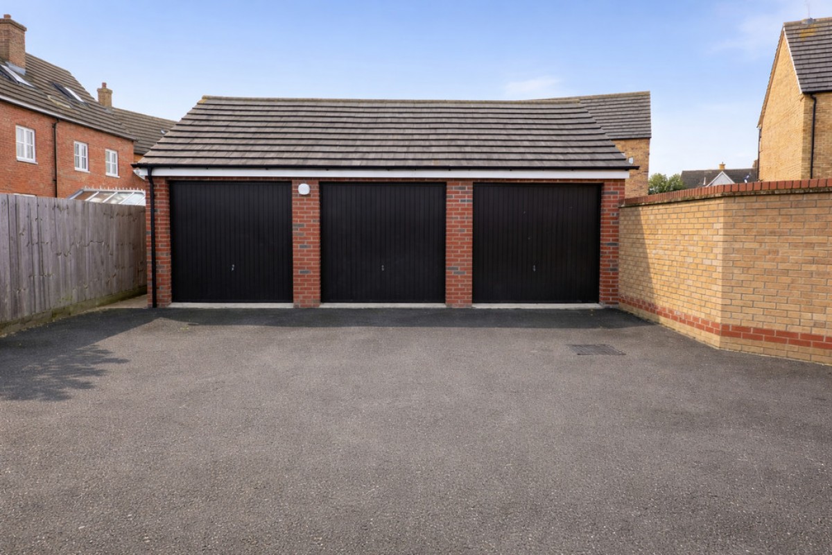 Ashmead Road, Brickhill, Bedford