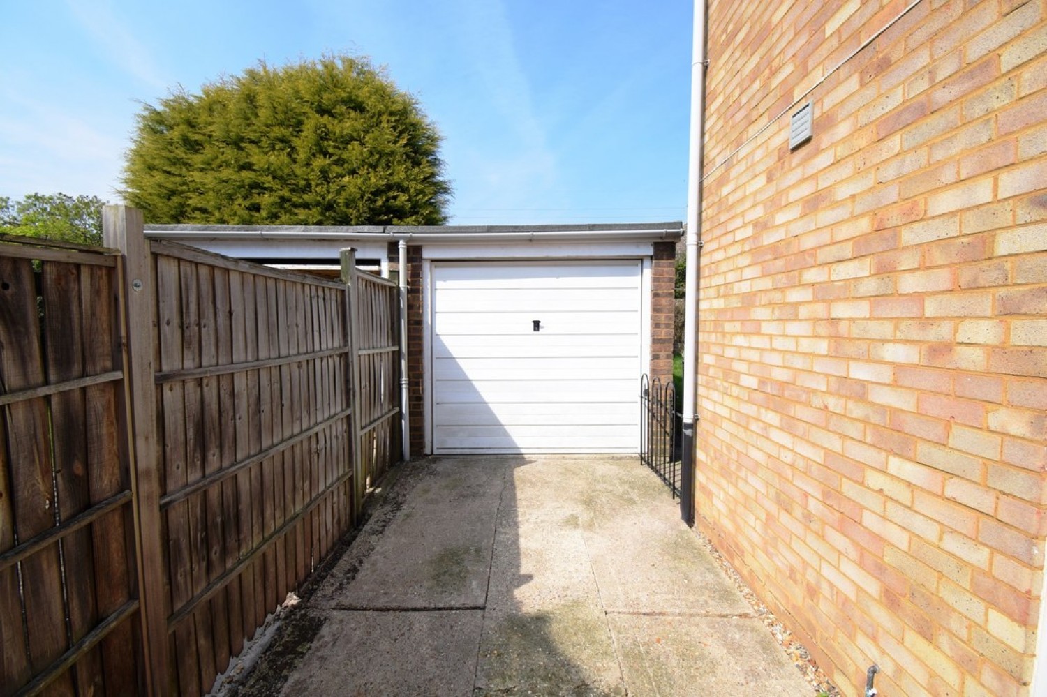 Nightingale Avenue, Bedford