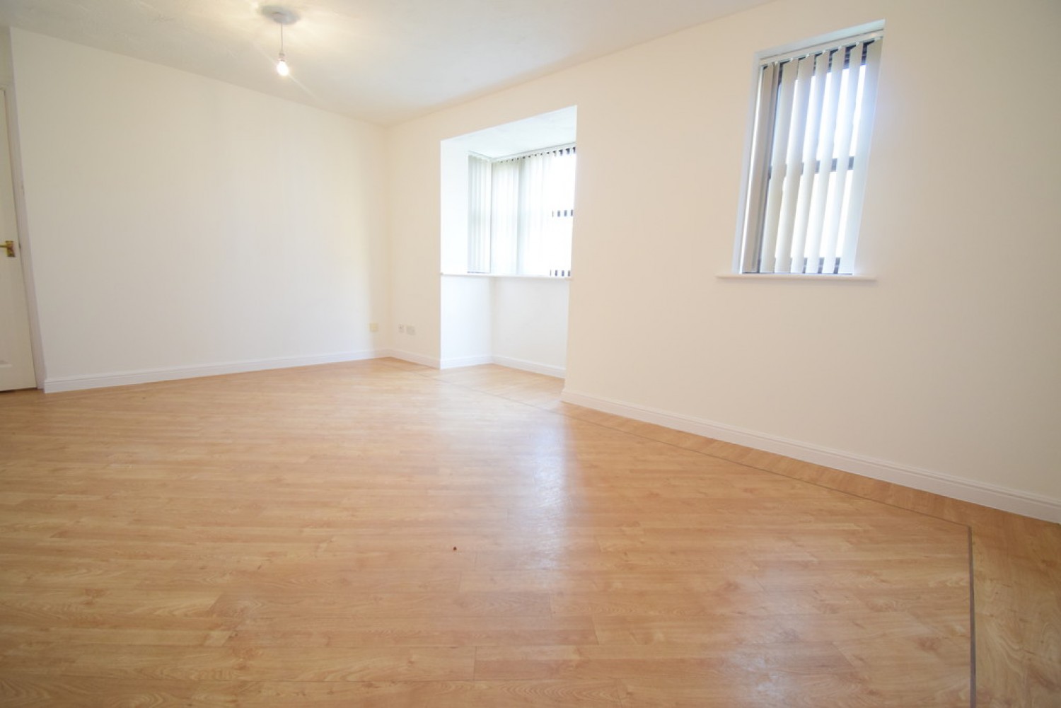 2 bedroom Flat for Letting Redwood Grove, Bedford