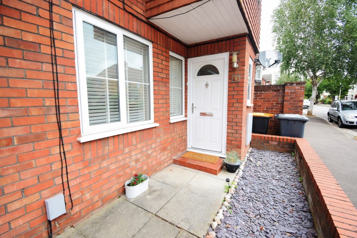 Lincoln Court, Tennyson Road, Bedford