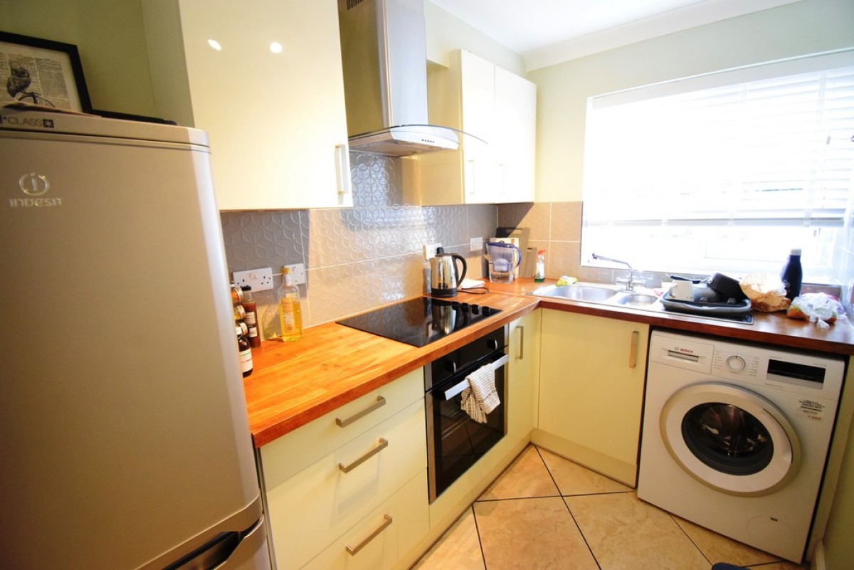 Lincoln Court, Tennyson Road, Bedford