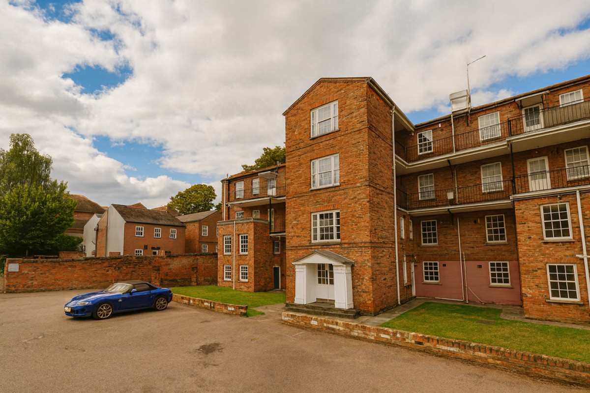 Priory Terrace, Roise Street