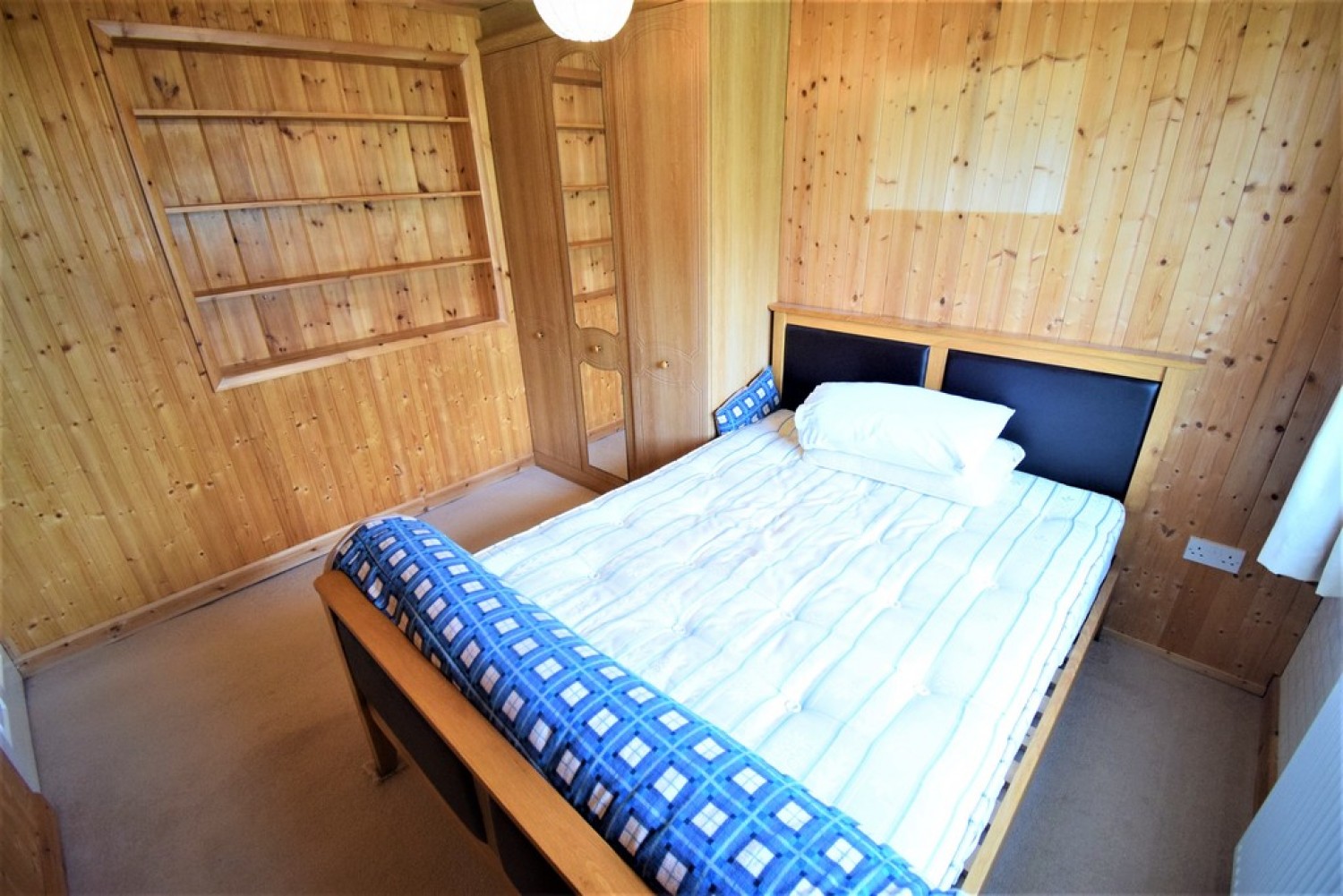 3 bedroom Bungalow for Letting Croyland Drive, Bedford
