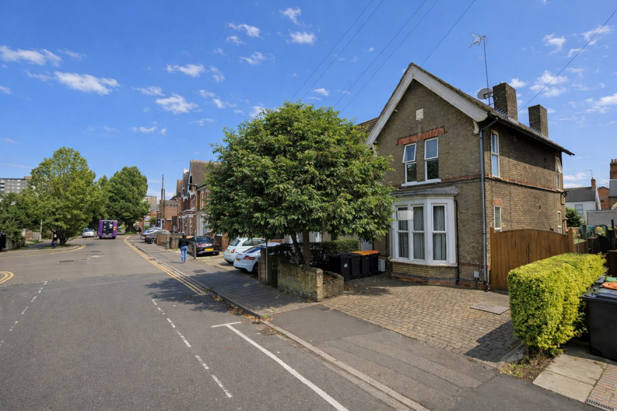 Woburn Road, Bedford
