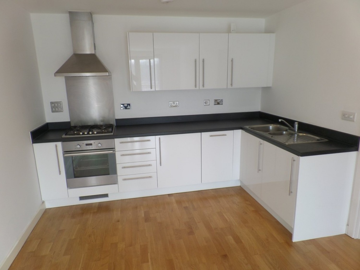 2 bedroom Flat for Sale Castle Quay, Castle Lane, Bedford