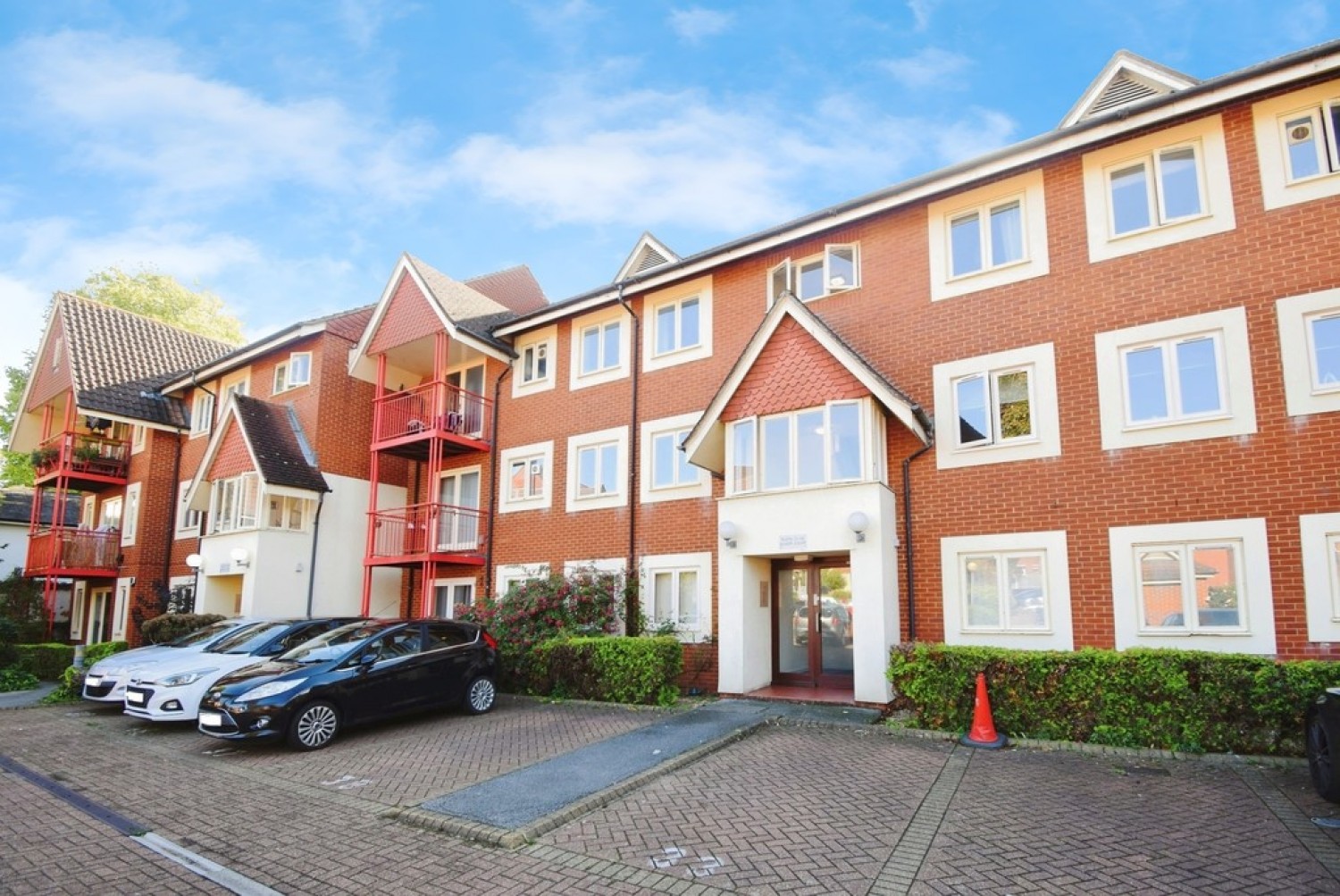 Olivier Court, Union Street