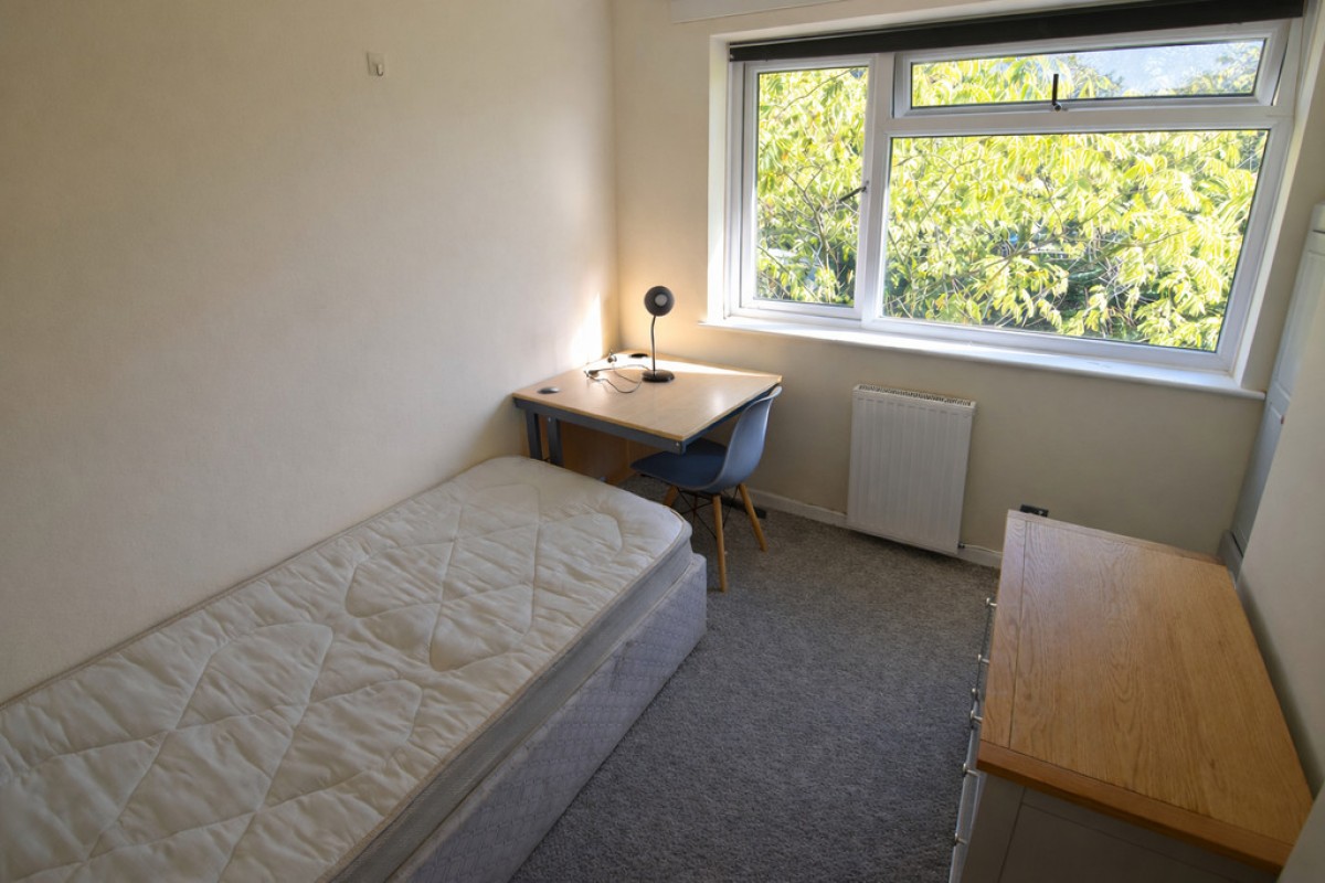 Clovelly Way, Bedford