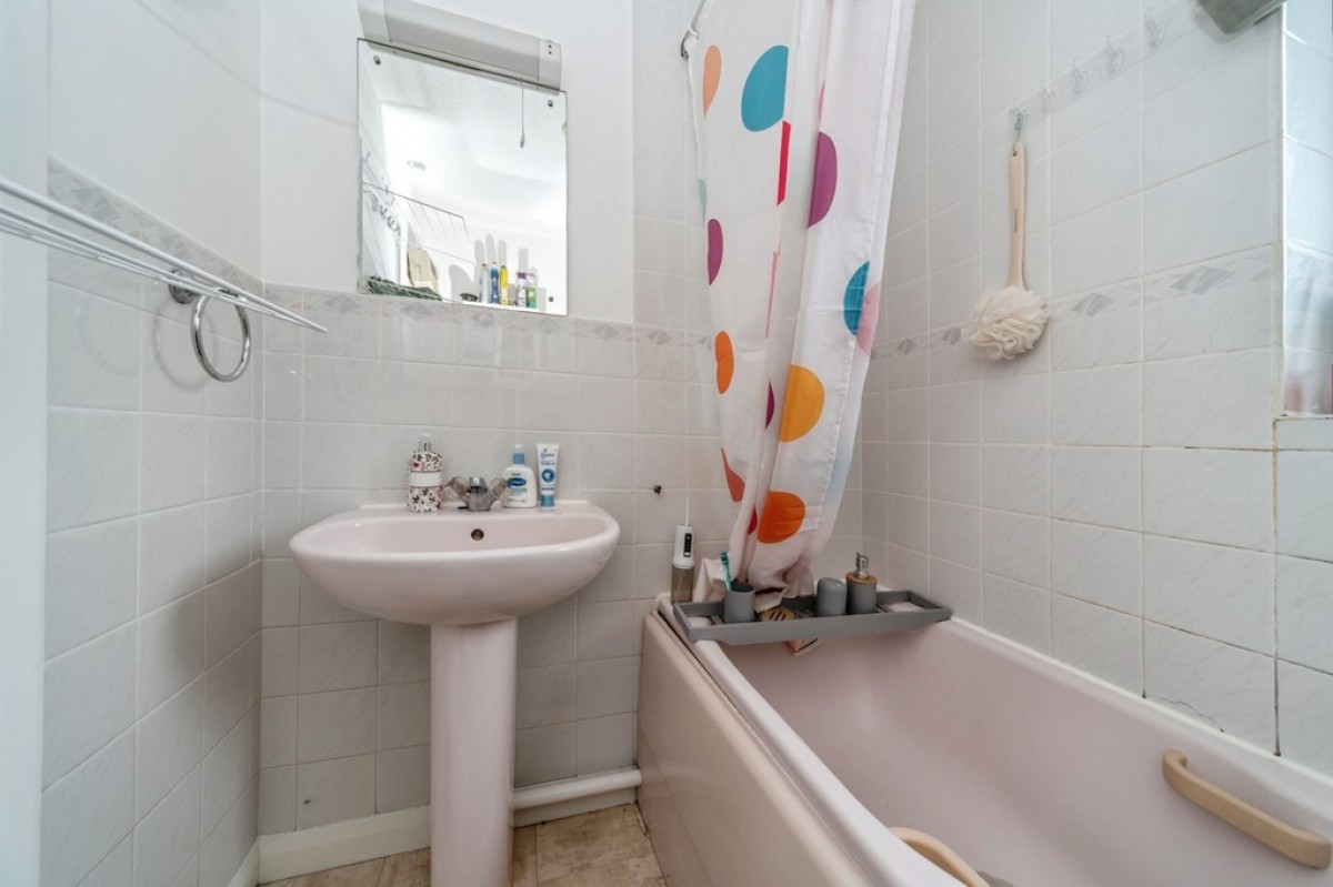 Heather Gardens , Bedford